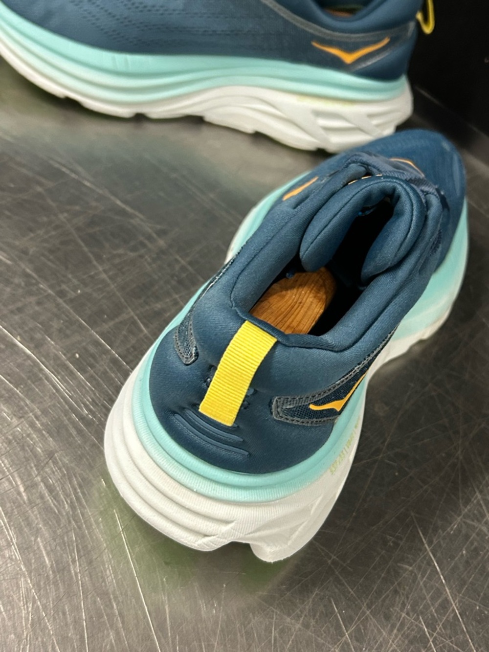 Hoka Bondi 8 Men Size 11 - Picture 4 of 13